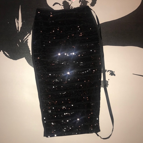 PLT | Black Sequin Midi Skirt - Picture 2 of 5